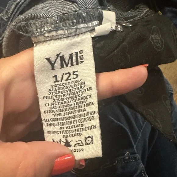 YMI Distressed Jeans Mid rise - Picture 4 of 4